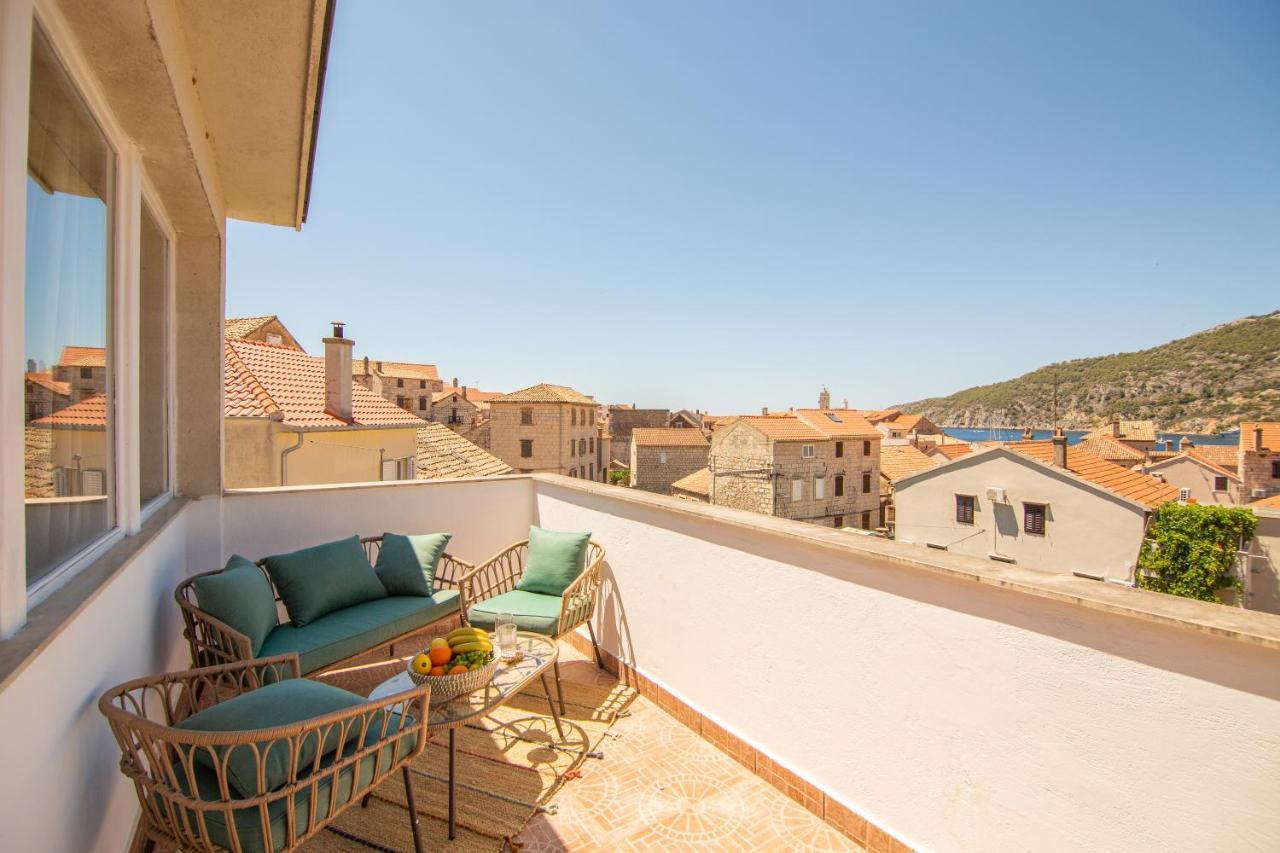 Apartments Mali Raj Komiža Εξωτερικό φωτογραφία